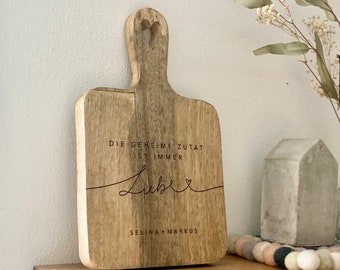cutting board no. 614 TAAVI Heart Handle The Secret Ingredient is Always Love Wedding Gift Wooden Board Personalized with Name