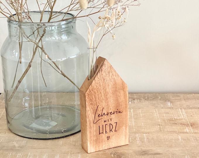 wooden house no. 3 Vase test tube with dried flowers rustic MAGALI teacher with a heart