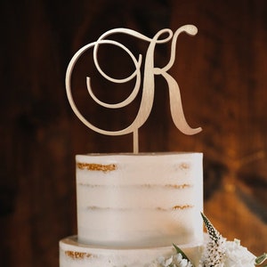 Topper de pastel de oro, topper de pastel de boda, topper de pastel de monograma, topper de pastel inicial, topper de pastel rústico, topper de pastel de letra K, pastel de letra F