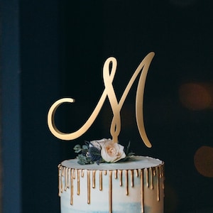 Adorno para tarta de bodas Adorno para tarta con iniciales de la letra M Adorno para tarta con una sola letra Adorno para tarta de bodas Adorno M dorado Letra M madera