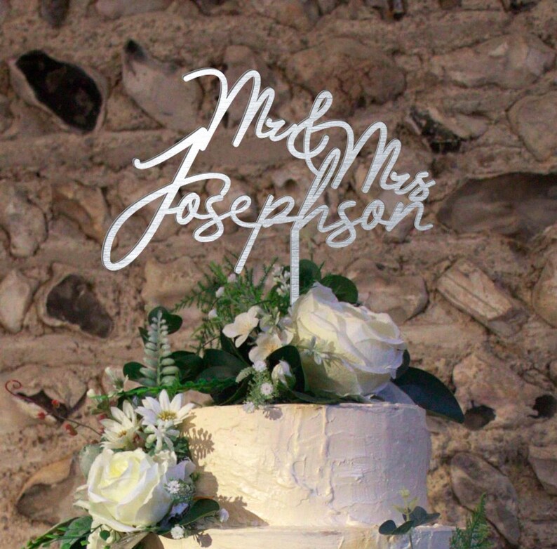 Stone Roses Cake Topper Wedding Cake Topper, Personalized Custom Names for Couples, Mr and Mrs ...