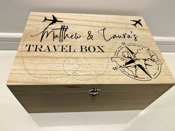 Grande boîte à mémoire en bois gravée personnalisée, boîte de voyage -   France