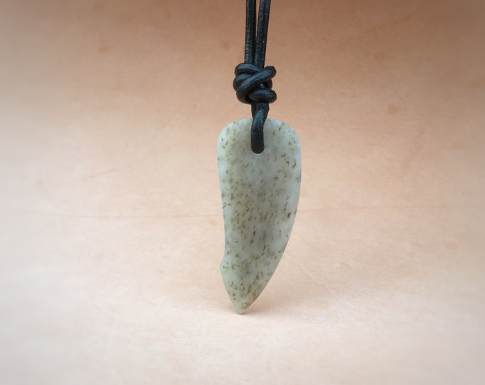 Jade amulet!  Stone pendant, Siberian Jade