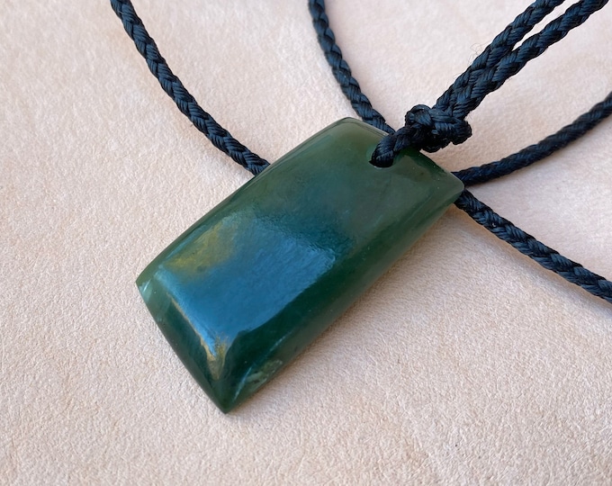 Jade amulet, Siberian Olive Nephrite