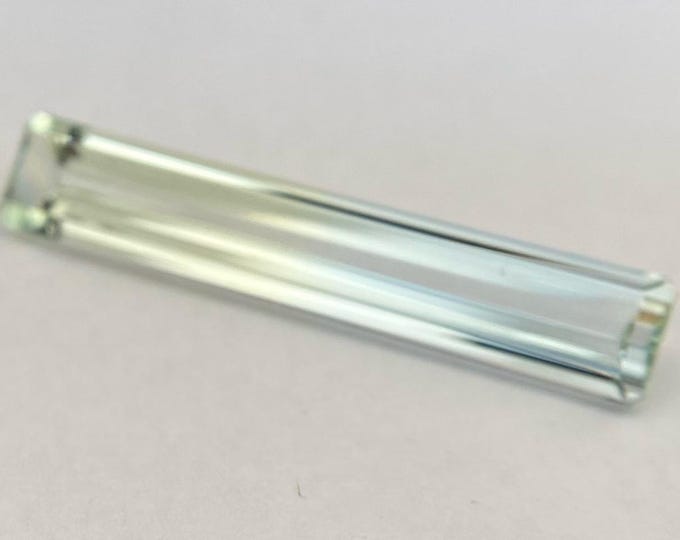 Beryl, bicolor Aquamarine–Heliodor, Rare Stone