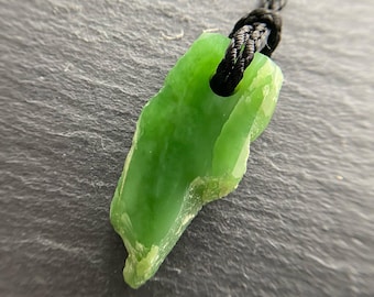 Jade amulet, nefriet hanger, kunst hanger