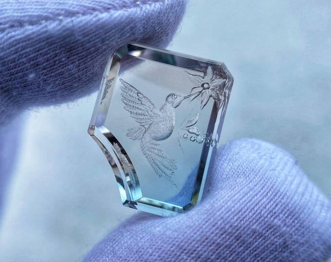 Rare Topaz, Intaglio Hummingbird, Topaz Bi-color, Top stone