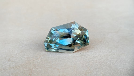 Topaz Bi-color, Polyhrome Topaz stone, Rare stone