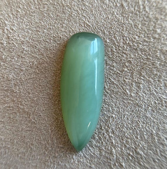 Jade, Nephrite with the effect of a cat's eye, Siberian Nephrite