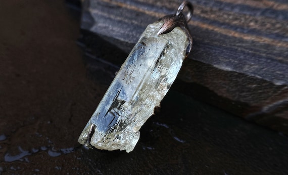 Art amulet, Beryl heliodor crystal pendant, Crystal is Unique, Stone of Purity, Amulet of Strength
