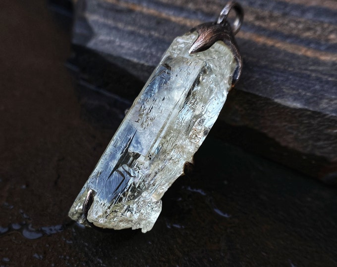 Art amulet, Beryl heliodor crystal pendant, Crystal is Unique, Stone of Purity, Amulet of Strength