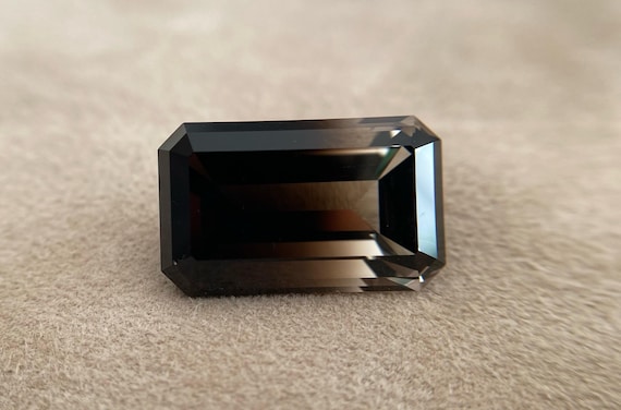 Ukrainian Polychrome Quartz, Bicolor Quartz, 17ct