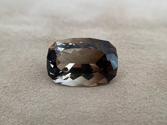 Polychrome Quartz 17ct