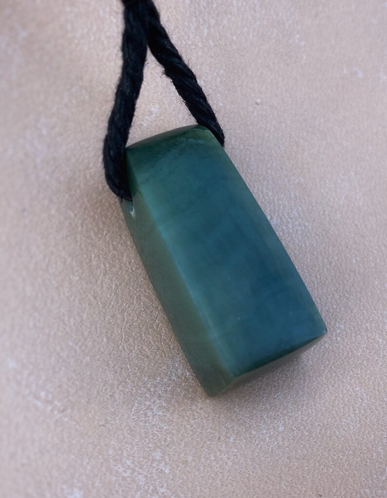 Strongest Item Pendant jade Cat/'s Eye Jade Amulet Pendant
