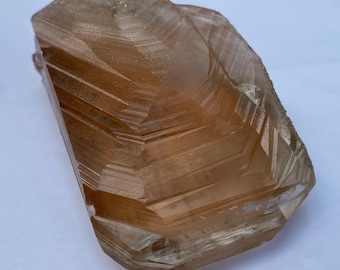 Wijntopaaskristal, natuurlijke geometrie, topaaskristal voor verzamelaars, zeldzaam exemplaar