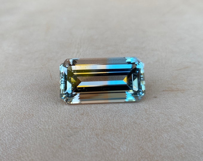 Bi-color topaz, Rare stone, Polyhromestone, Collection Topaz