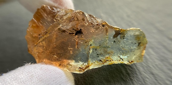 Polyhrome topaz, Topaz