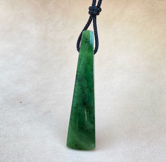 Jade pendant, Amulet jade, Nephrite stone 28@