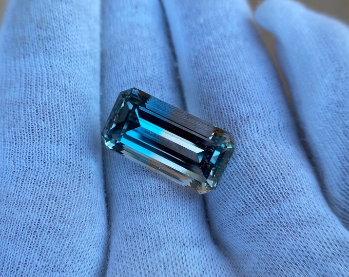 Bi-color topaz, Rare stone, Polyhromestone, Collection Topaz