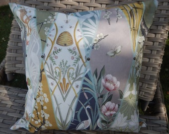 Floral Bee Chateaux Cushion Cover: Quality Cotton Pillow