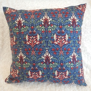 coussin - tissu tête de serpent