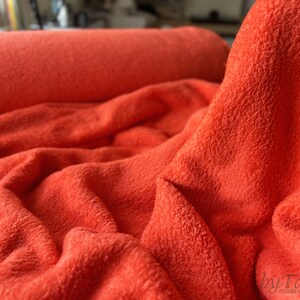 Pile rosso corallo tinta unita, morbido tessuto in pile in rosso corallo, da cucire, tessuto accogliente per coperte, coperte per divani, morbide coperte, delicato sulla pelle