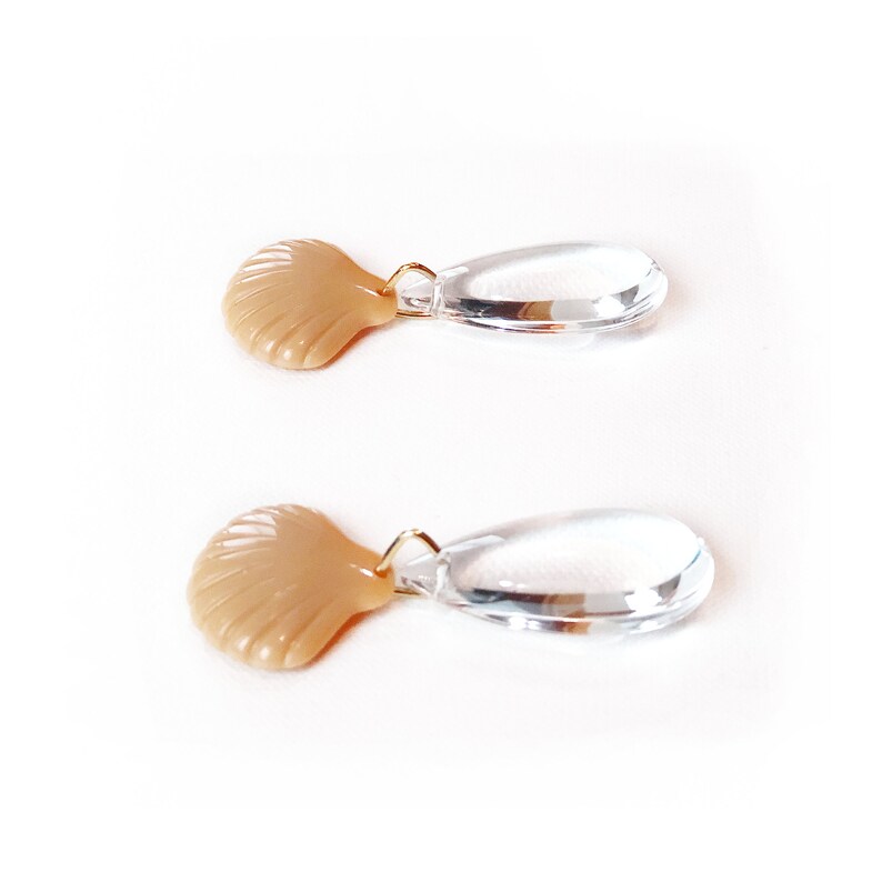 Nostalgic Style Statement Earrings for the Modern Mermaid Modern Minimalist Nude Colour Shell Earrings with Glass Tearsdrop