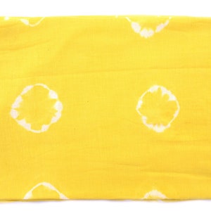 Verkauft lose Lagerware Indischer Stoff, Naturgelb Weiß Shibori Print Stoff, 100% reiner Baumwolle Batiken Stoff, Kreis abstrakten Shibori Stoff