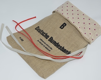 Säckchen mit roten Punkten Innenfutter, in Originalgröße, Geldsack der Deutschen Bundesbank, Größe B, Upcycling, Utensiliensack