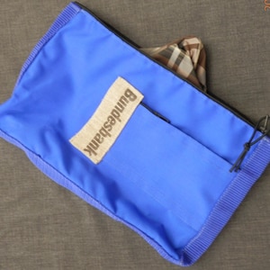 Borsa da toilette, borsa da bagno, borsa per cosmetici ricavata da un sacchetto di denaro rimasto della Bundesbank, con nylon e fodera riciclata 25 euro prezzo speciale