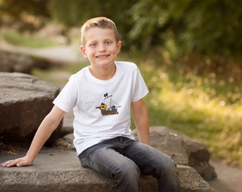 Pirat auf hoher See , Kinder T-Shirt Unisex mit Öko Baumwolle, personalisierbar