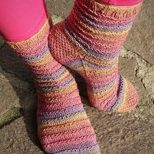 Anleitung Socken Kettline Socks Strickanleitung für Socken mit Herzchenferse Bild 6