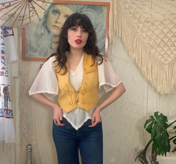 60's/70's LEATHER VEST - ties - bold detailing - s