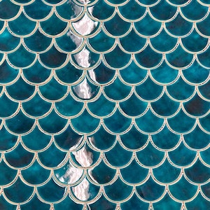 Keramikfliesen für Küchenrückwand oder Badezimmerwand - Handgefertigte Fischschuppenform in Petrolfarbe - 1 m2