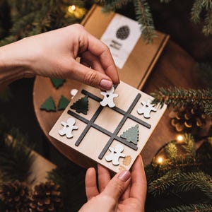 Wooden Christmas game, Tic tac toe, Christmas board game, Travel game, XO game, Noughts and Crosses, Gingerbread cookie and Christmas tree