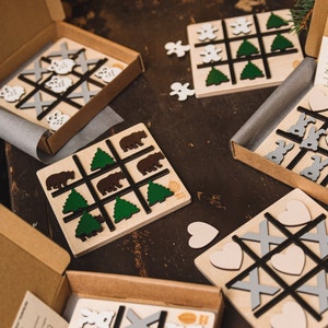 Charming Wooden Tic-Tac-Toe Board Games - Family Fun with Adorable Shapes! Choose your Playful Symbols and Create Lasting Memories