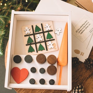 Regalo familiar de Navidad personalizado. Juegos familiares de madera para actividades invernales al aire libre y en interiores. Regalo de reliquia para nietos.