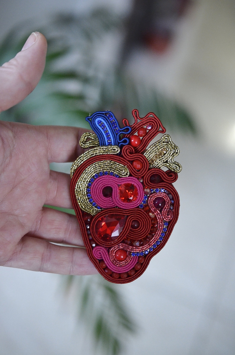Valentine/'s day decoration Anatomical Heart brooch romantic jewelry red soutache brooch
