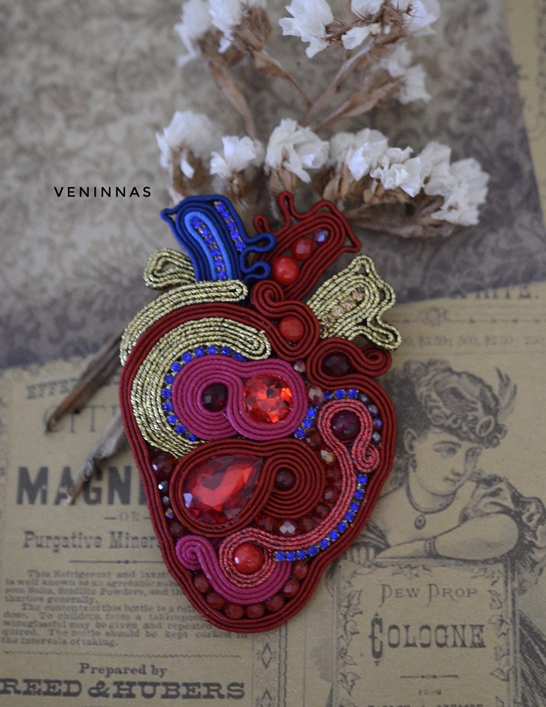 Valentine/'s day decoration Anatomical Heart brooch romantic jewelry red soutache brooch