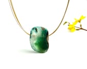 Pendentif en Gem silica dit chrysocolle calcédoine