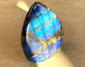 Labradorite bleue forme en pointe