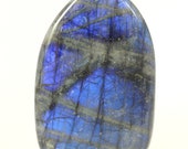 Labradorite beaux reflets bleus forme libre