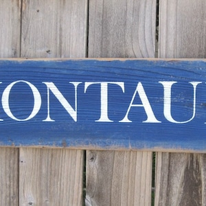 MONTAUK Sign, Hamptons Decor, Coastal Decor, Beach House Decor, Hand Painted Signs Barn Wood, Beach House Sign,Beach Decor,Rustic Distressed