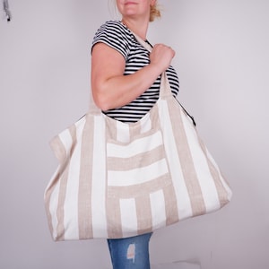 Beach bag with zipper closure sale