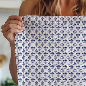 Paño de cocina con flor de lis en lino, estampado de bloques en azul y blanco, paños de cocina hechos a mano, decoración de platos con motivos florales de granja, toalla de cocina con pájaros en los árboles