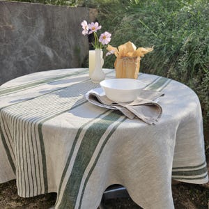 Nappe 100 % lin en lin français à rayures Provance pour table ronde - Nappe en lin naturel à rayures vertes neutres de dimension personnalisée