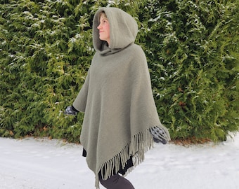 Mantella poncho coperta in lana verde salvia HOODED - Poncho da donna Coperta rossa in lana d'agnello ruana - mantello caldo e traspirante