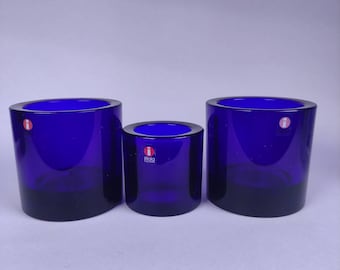 イッタラ: レッド ガーネット KIVI 奉納品 1 つ、ヘイキ オルヴォラが