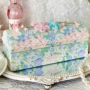 Shabby Chic Keepsake Box, Shabby Chic Gift Box, Shabby Chic Jewelry Box,Floral Keepsake Box,Gifts for Her, Pastel Pink Flowers, Keepsake Box