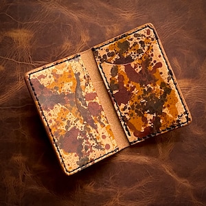 Cartera plegable hecha a mano en cuero vegetal natural con salpicaduras marrones / EE. UU. Wickett and Craig / Tarjetero hecho a mano